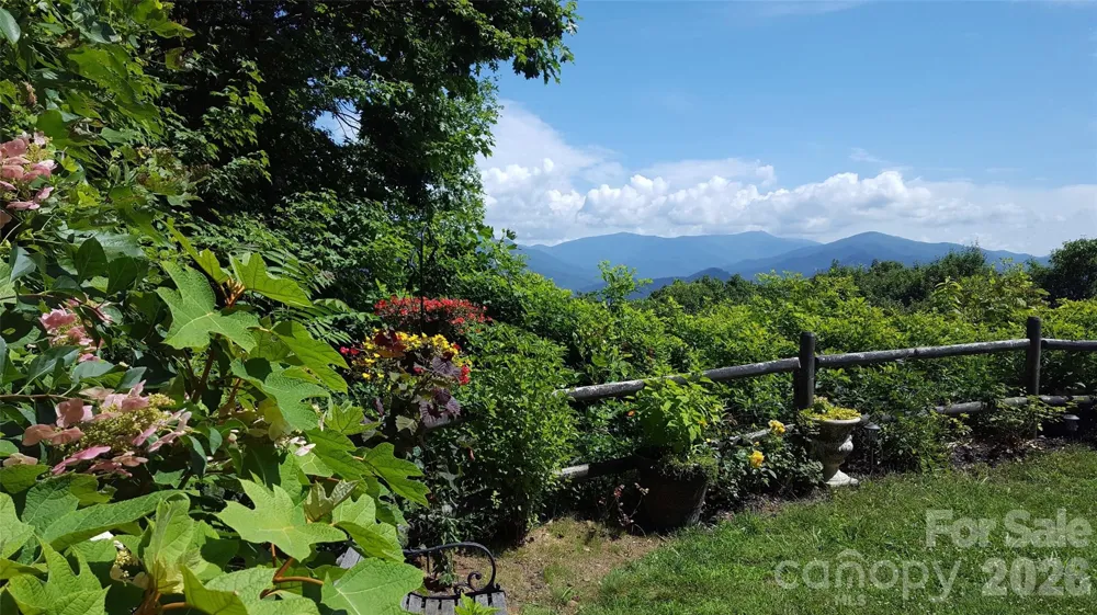 126 Wildflower Cove Drive Swannanoa, NC 28778