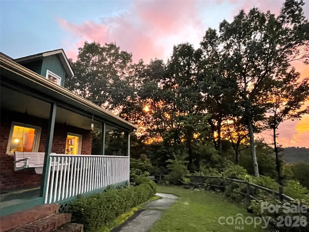 126 Wildflower Cove Drive Swannanoa, NC 28778
