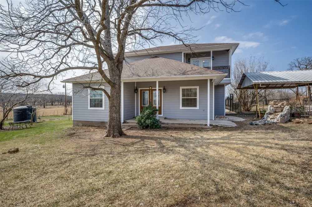 799 County Road 1596 Alvord, TX 76225