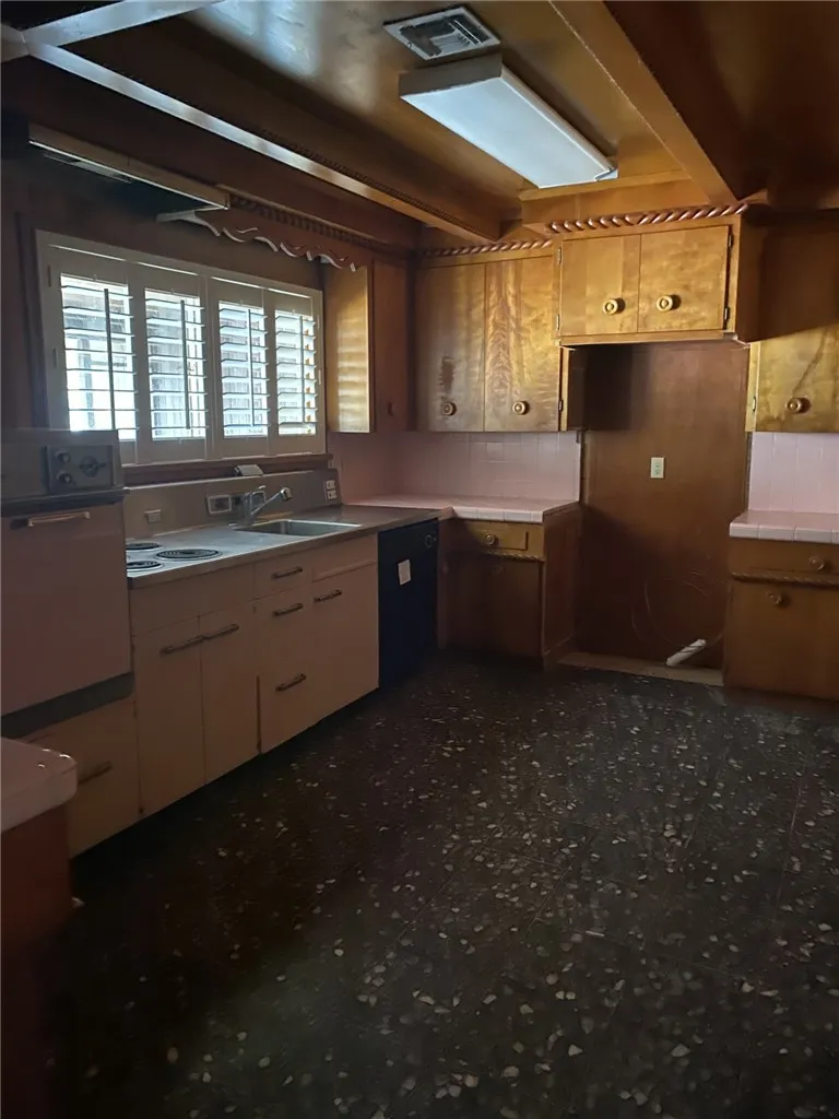 1119 Jefferson Street Alice, TX 78332