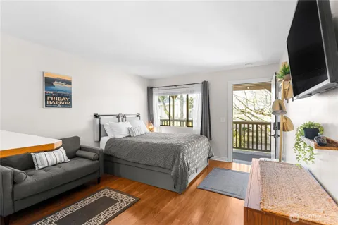 250 Tucker Avenue #4