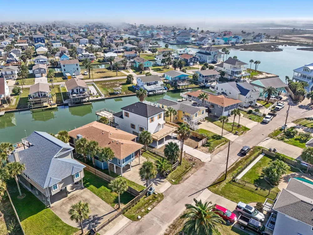 16623 Jamaica Cove Road Jamaica Beach, TX 77554