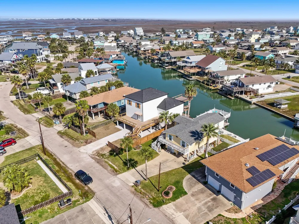 16623 Jamaica Cove Road Jamaica Beach, TX 77554