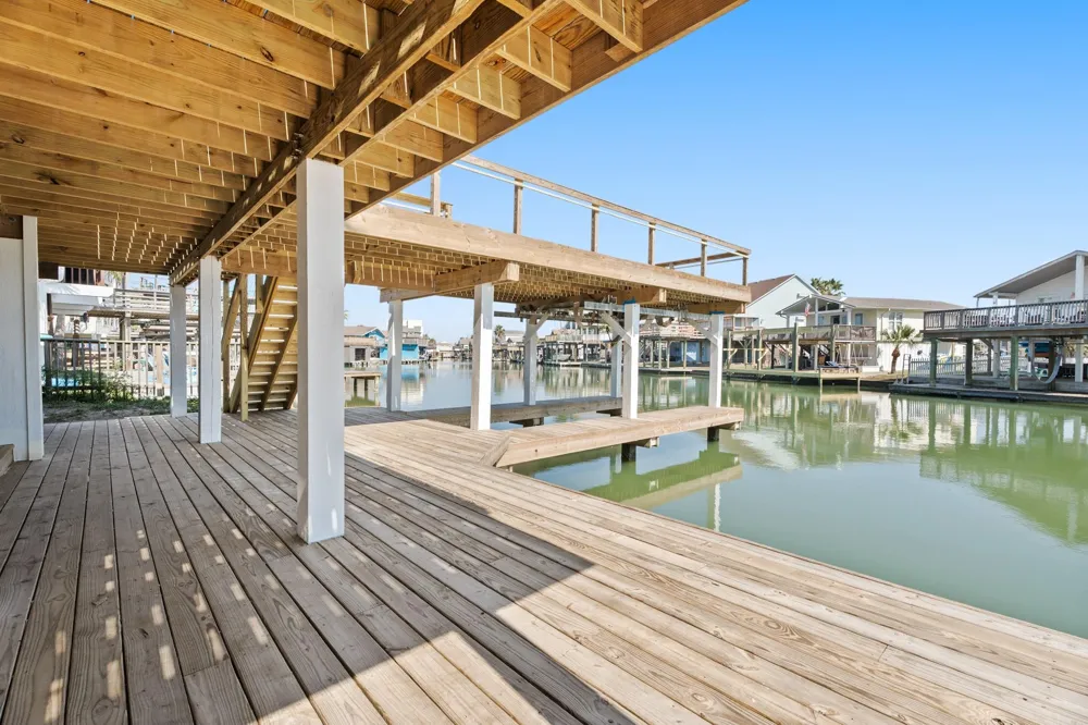 16623 Jamaica Cove Road Jamaica Beach, TX 77554