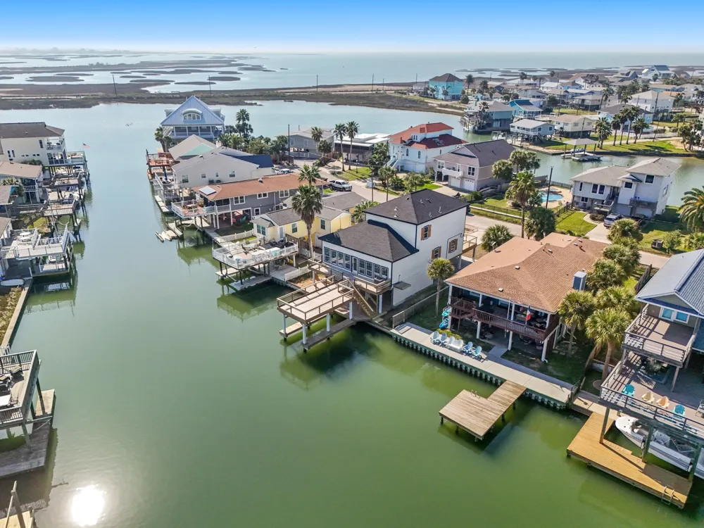 16623 Jamaica Cove Road Jamaica Beach, TX 77554