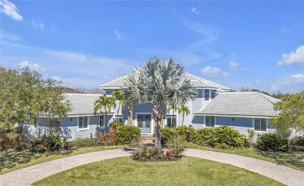 14365 EAGLE POINTE DRIVE Clearwater, FL 33762