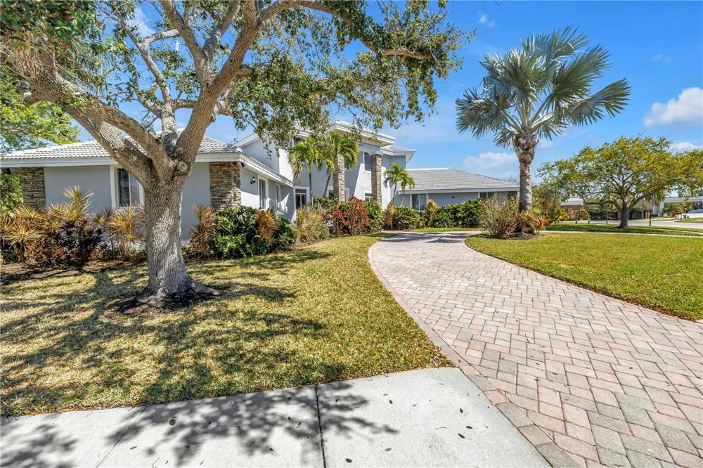 14365 EAGLE POINTE DRIVE Clearwater, FL 33762