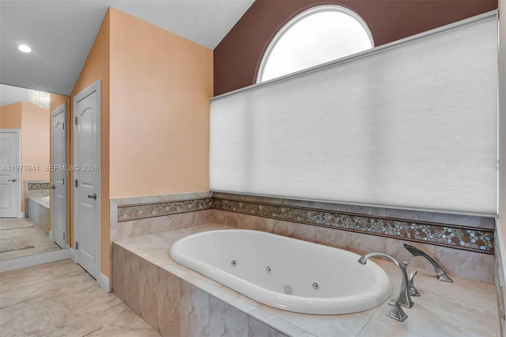 1218 Mockingbird Rd Key Largo, FL 33037