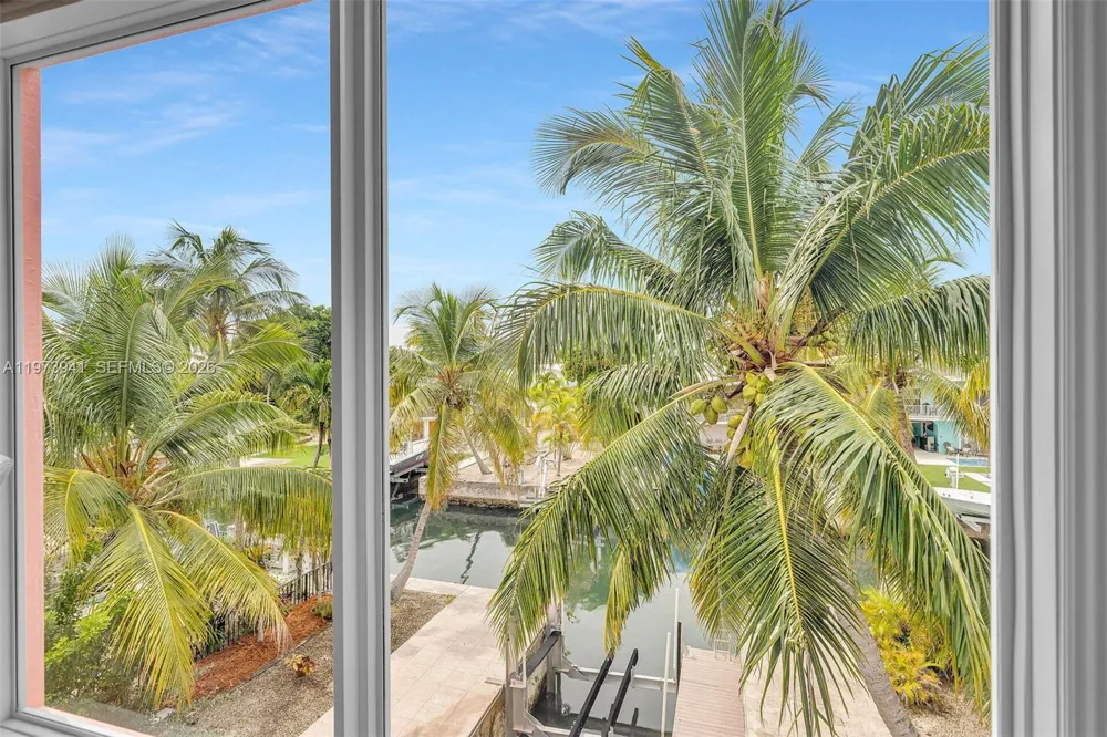 1218 Mockingbird Rd Key Largo, FL 33037