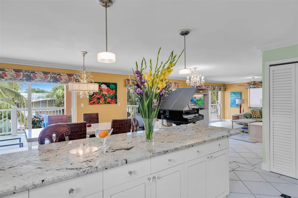 1218 Mockingbird Rd Key Largo, FL 33037