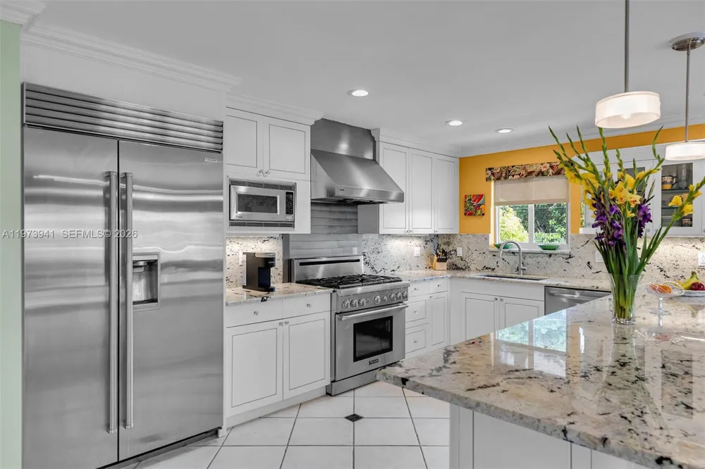 1218 Mockingbird Rd Key Largo, FL 33037