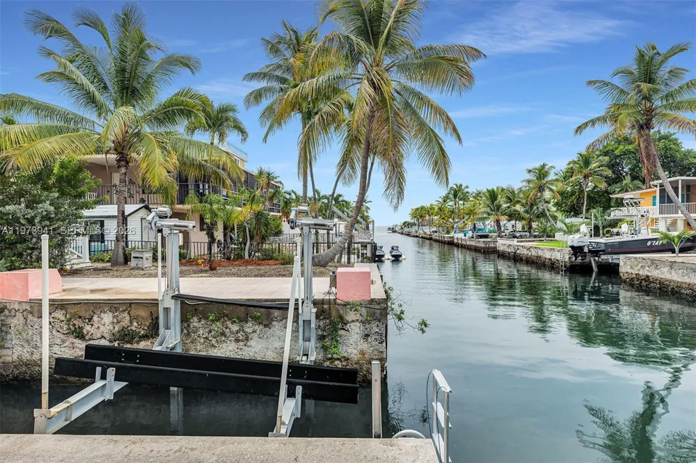 1218 Mockingbird Rd Key Largo, FL 33037