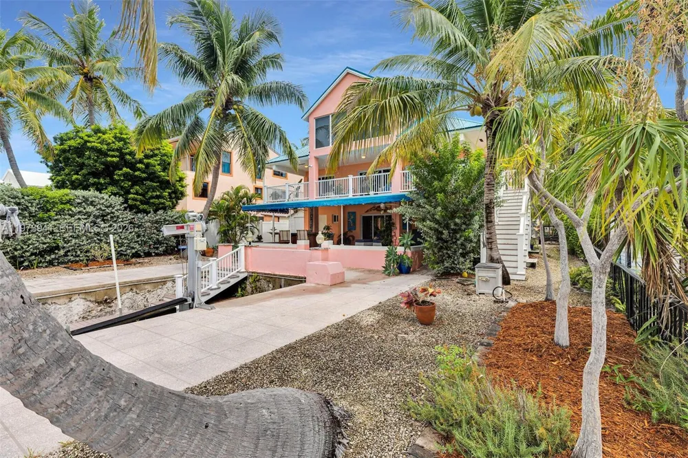 1218 Mockingbird Rd Key Largo, FL 33037
