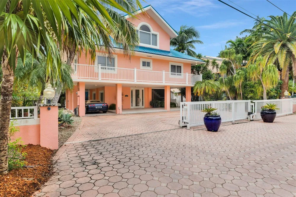 1218 Mockingbird Rd Key Largo, FL 33037