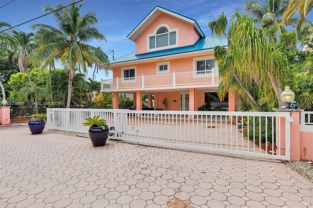 1218 Mockingbird Rd Key Largo, FL 33037