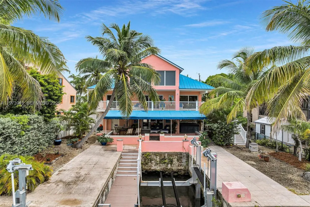 1218 Mockingbird Rd Key Largo, FL 33037