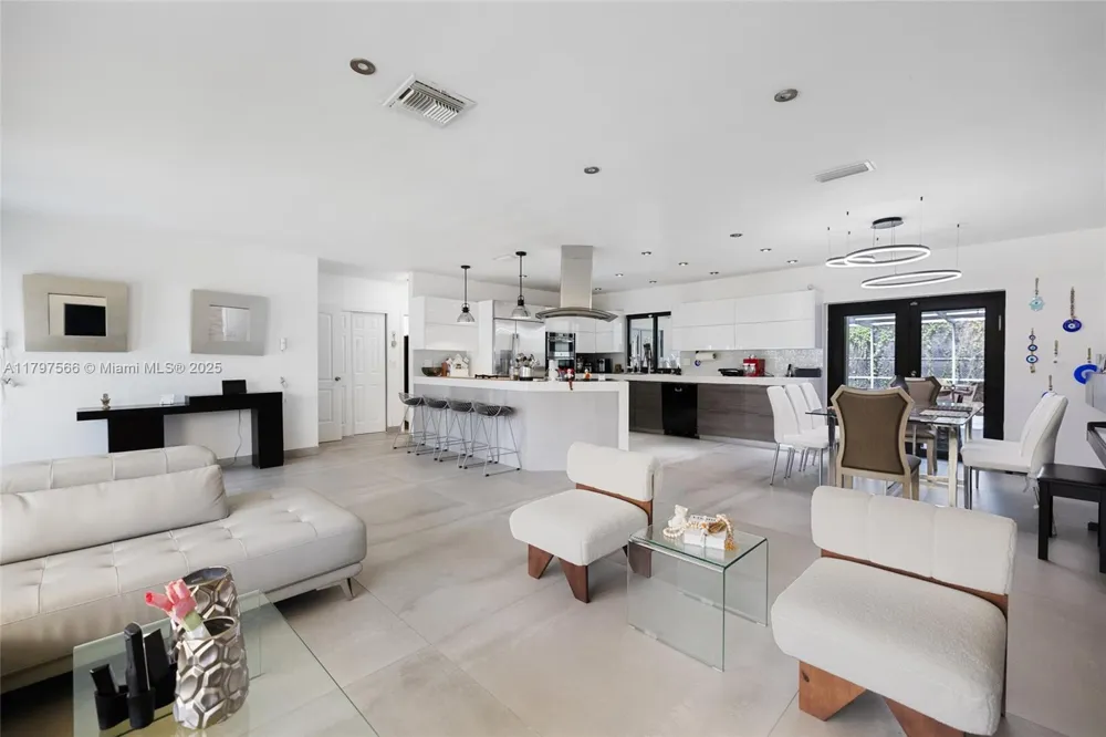 20375 NE 22nd Pl Miami, FL 33180