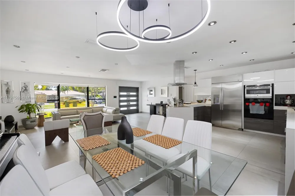 20375 NE 22nd Pl Miami, FL 33180