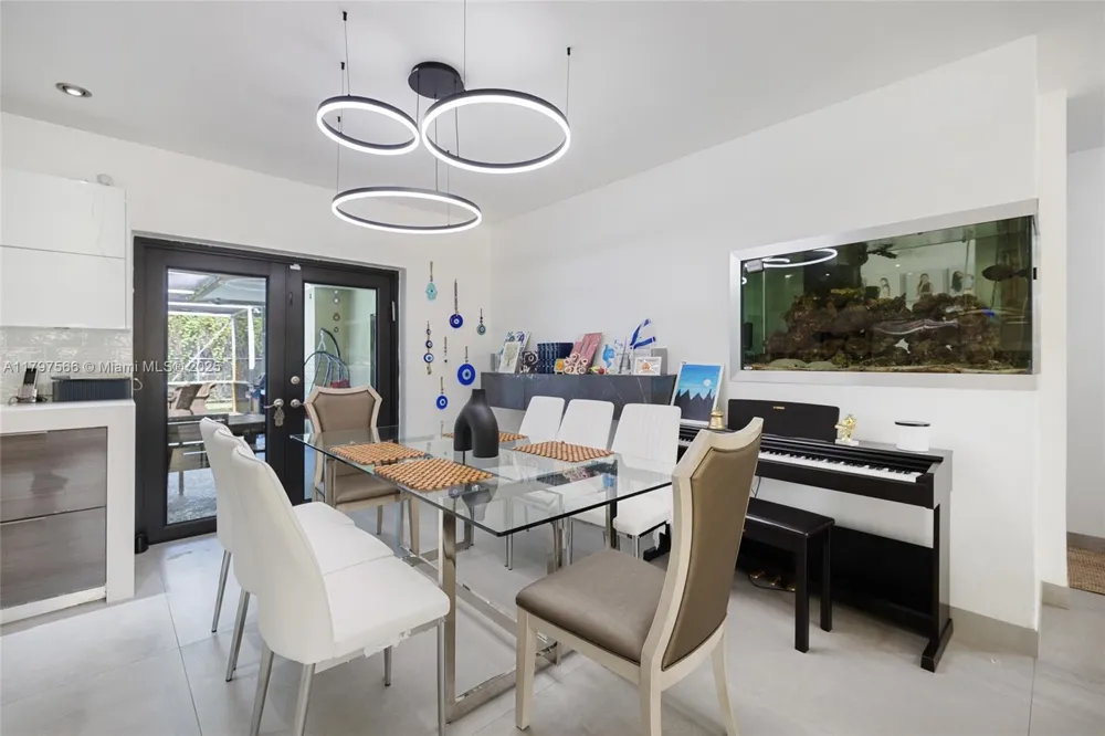 20375 NE 22nd Pl Miami, FL 33180