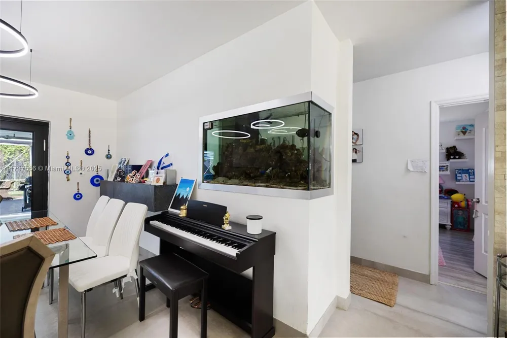 20375 NE 22nd Pl Miami, FL 33180