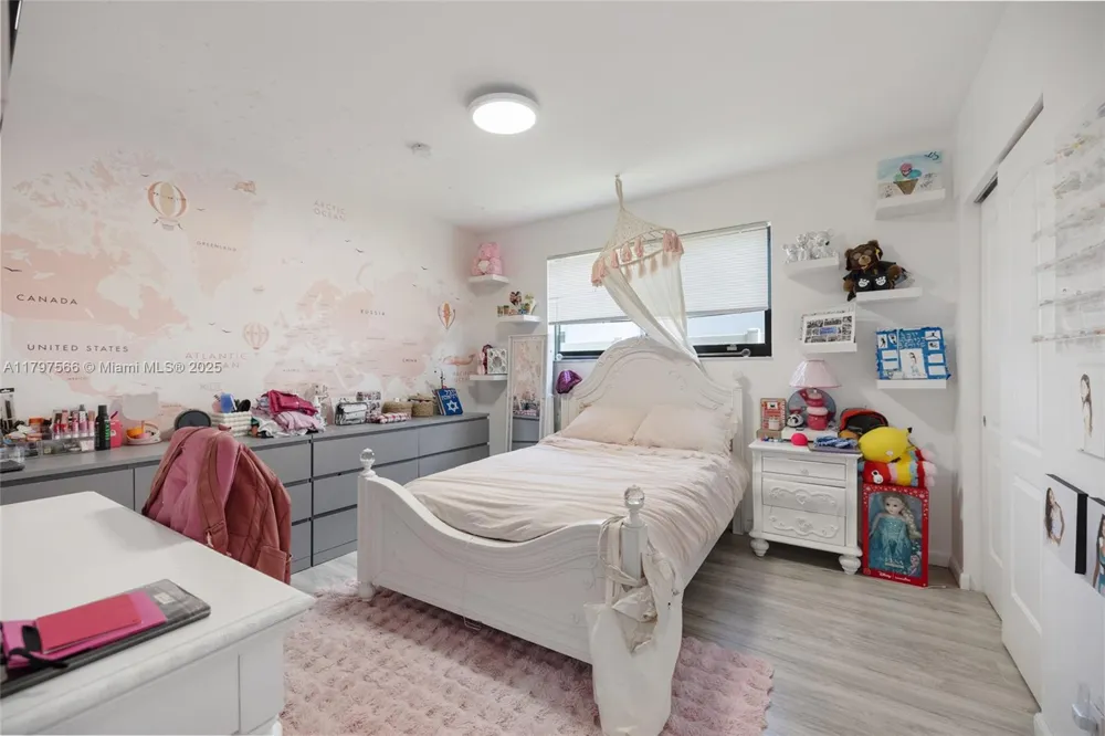20375 NE 22nd Pl Miami, FL 33180