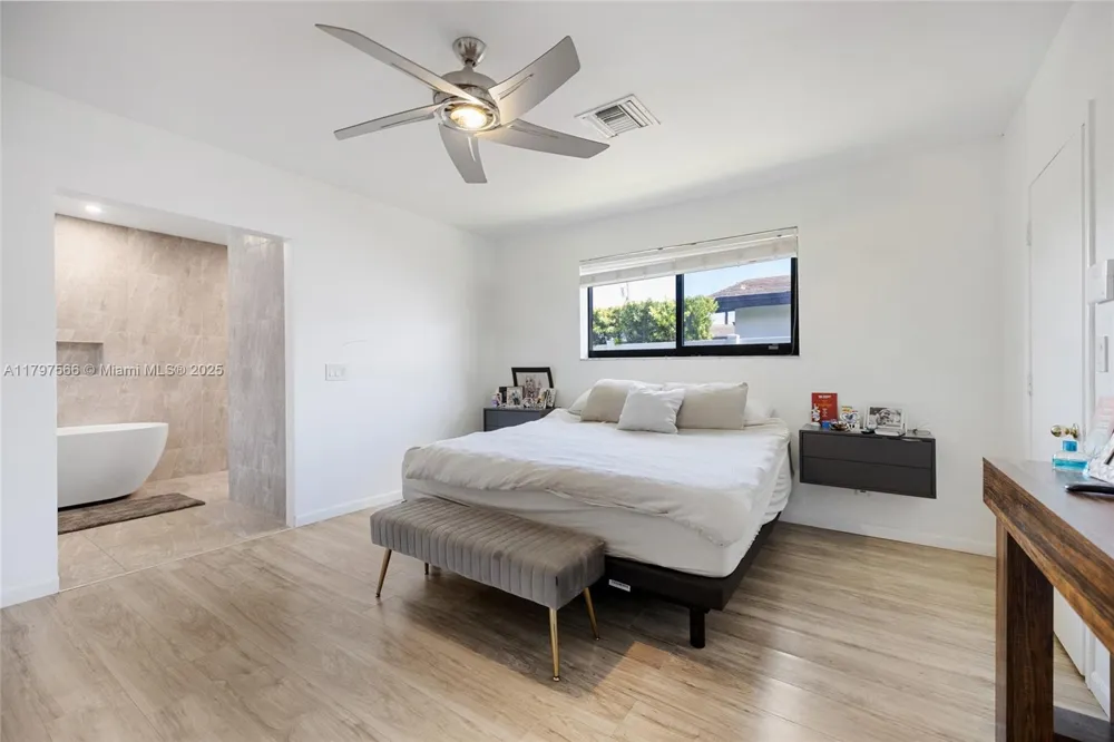 20375 NE 22nd Pl Miami, FL 33180