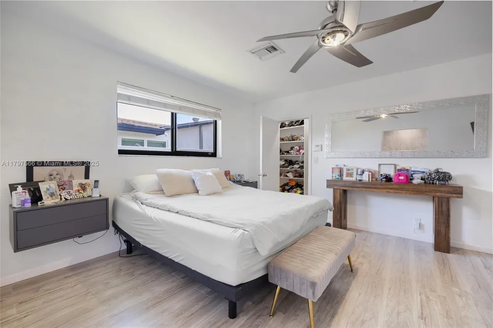 20375 NE 22nd Pl Miami, FL 33180