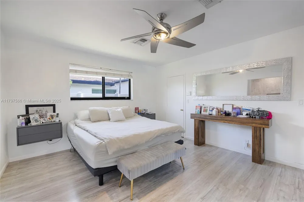 20375 NE 22nd Pl Miami, FL 33180