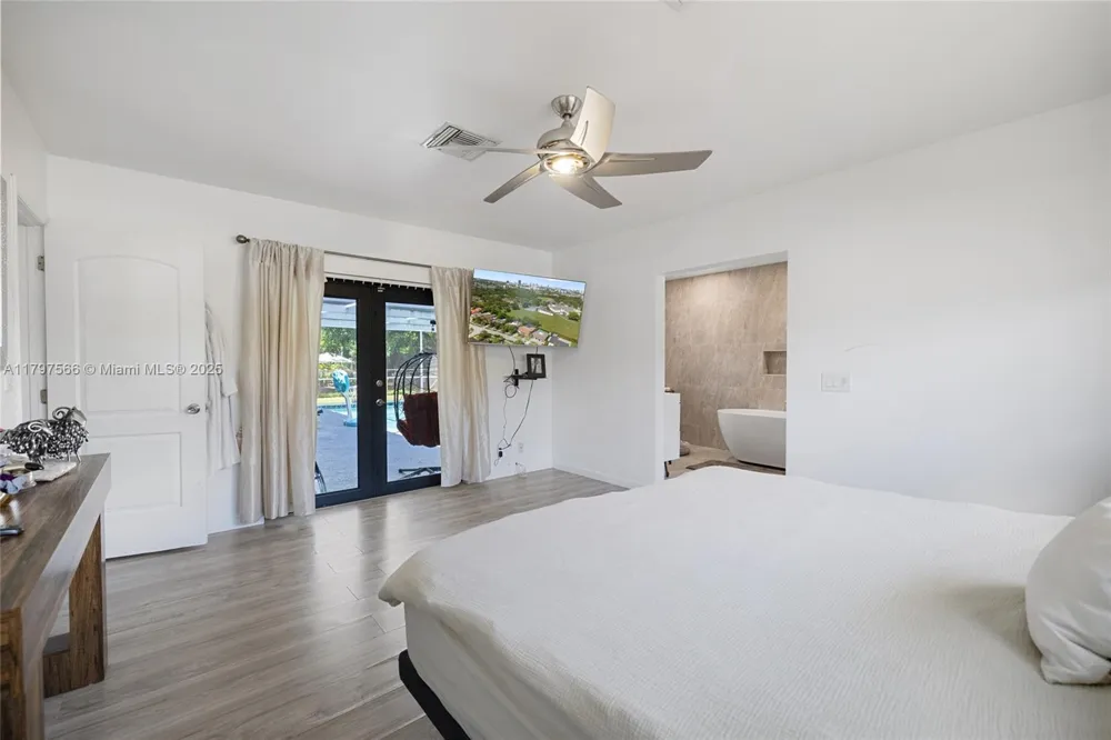 20375 NE 22nd Pl Miami, FL 33180