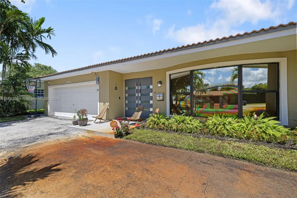 20375 NE 22nd Pl Miami, FL 33180