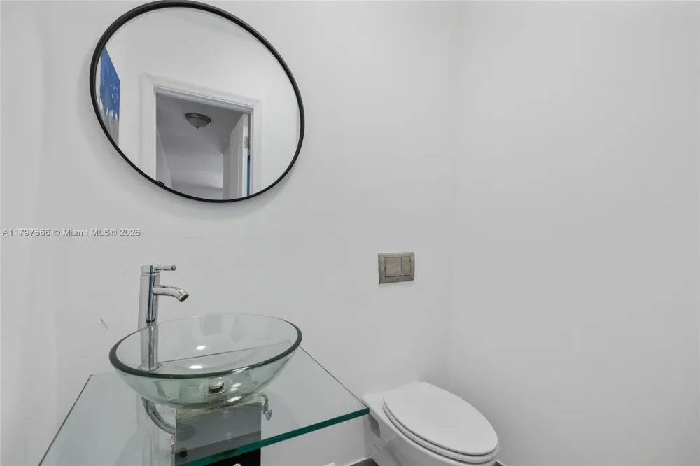 20375 NE 22nd Pl Miami, FL 33180