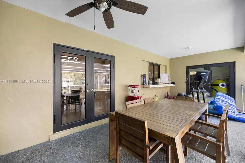 20375 NE 22nd Pl Miami, FL 33180