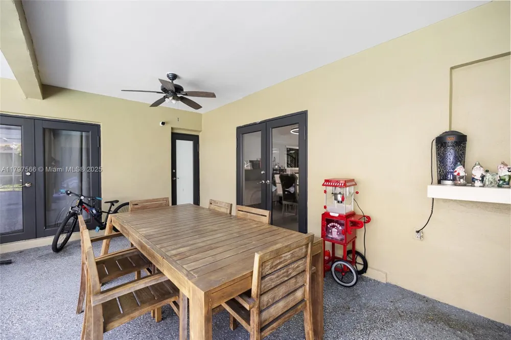 20375 NE 22nd Pl Miami, FL 33180