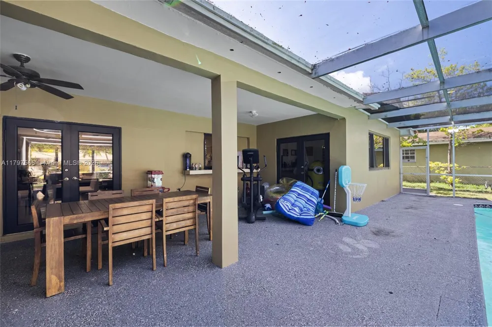 20375 NE 22nd Pl Miami, FL 33180