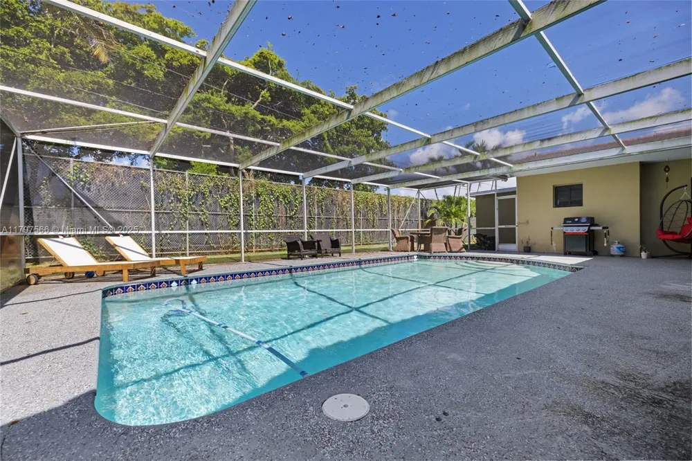 20375 NE 22nd Pl Miami, FL 33180