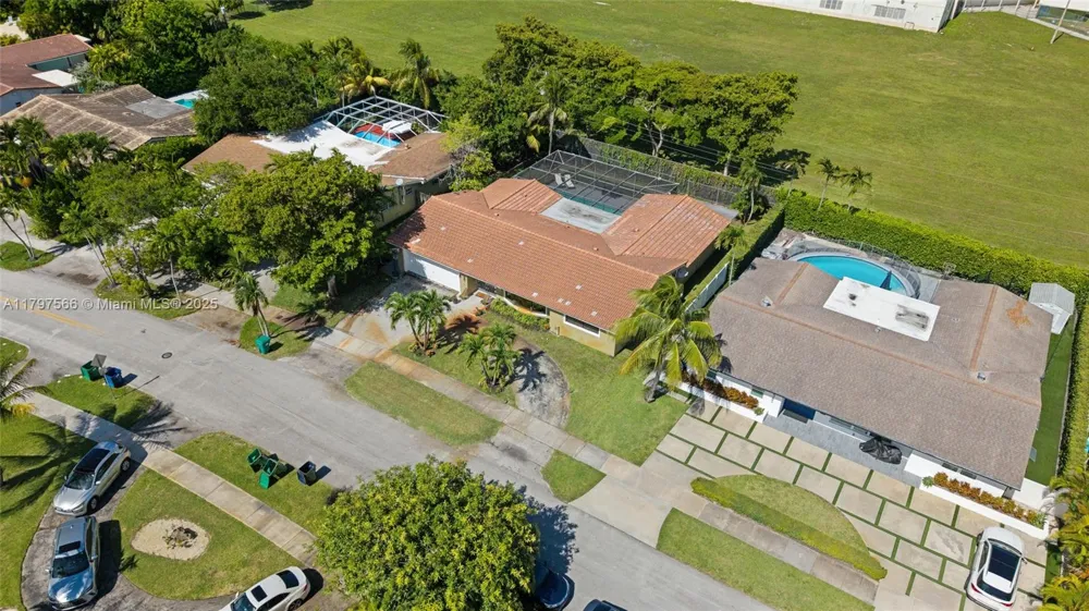 20375 NE 22nd Pl Miami, FL 33180