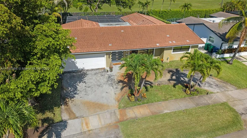 20375 NE 22nd Pl Miami, FL 33180