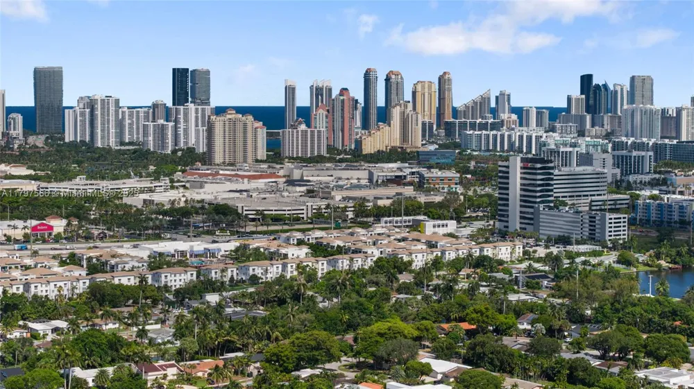 20375 NE 22nd Pl Miami, FL 33180