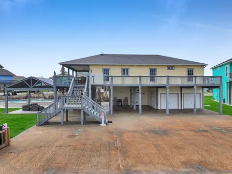 959 Tidelands Drive