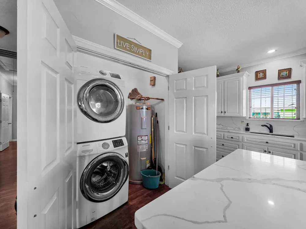 959 Tidelands Drive Port Bolivar, TX 77650