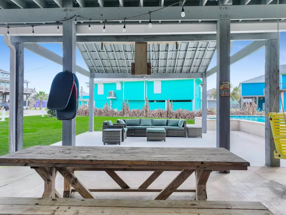 959 Tidelands Drive Port Bolivar, TX 77650