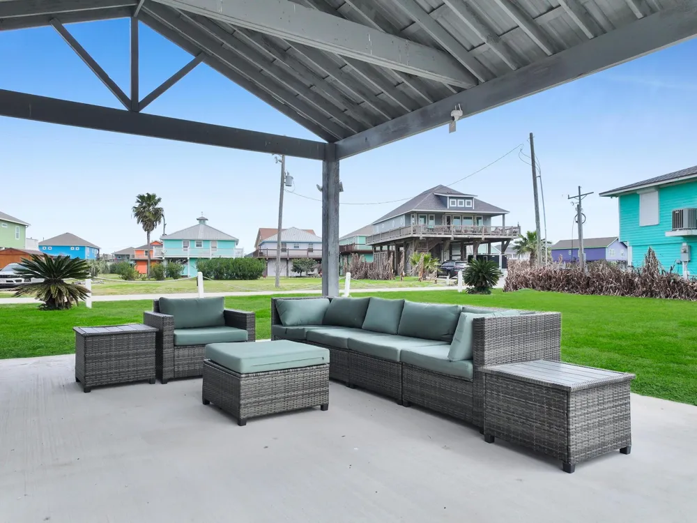 959 Tidelands Drive Port Bolivar, TX 77650