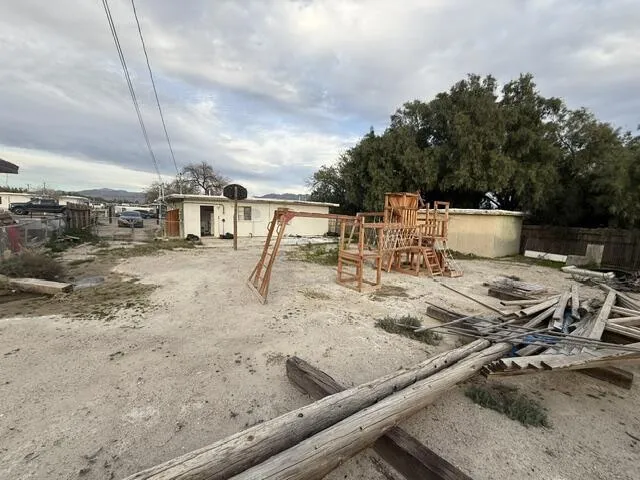 13775 Benton Street Trona, CA 93562