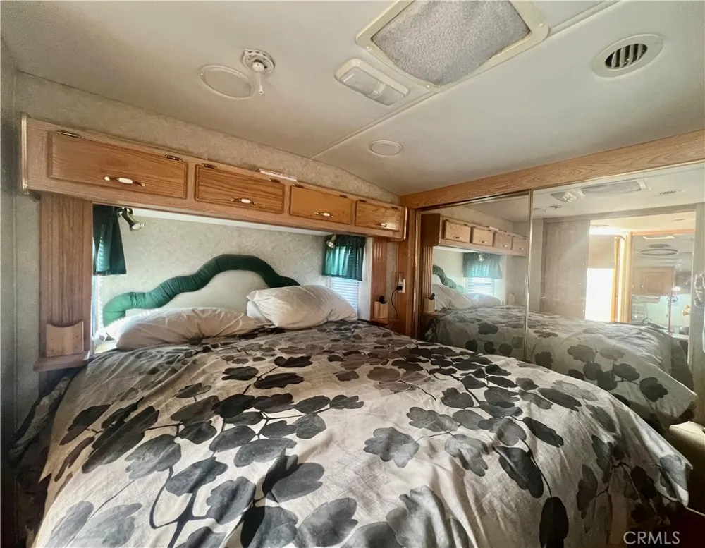 1295 S Cawston Avenue Hemet, CA 92545