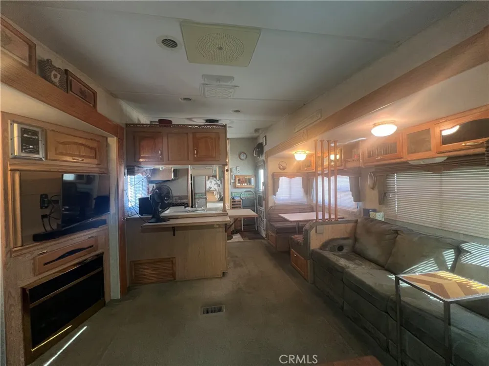 1295 S Cawston Avenue Hemet, CA 92545