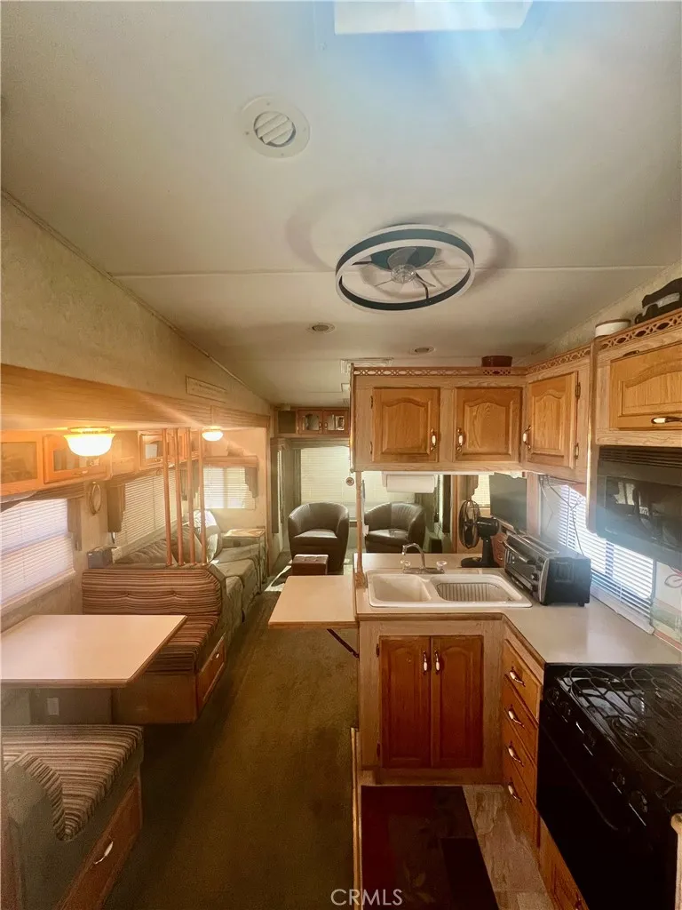 1295 S Cawston Avenue Hemet, CA 92545