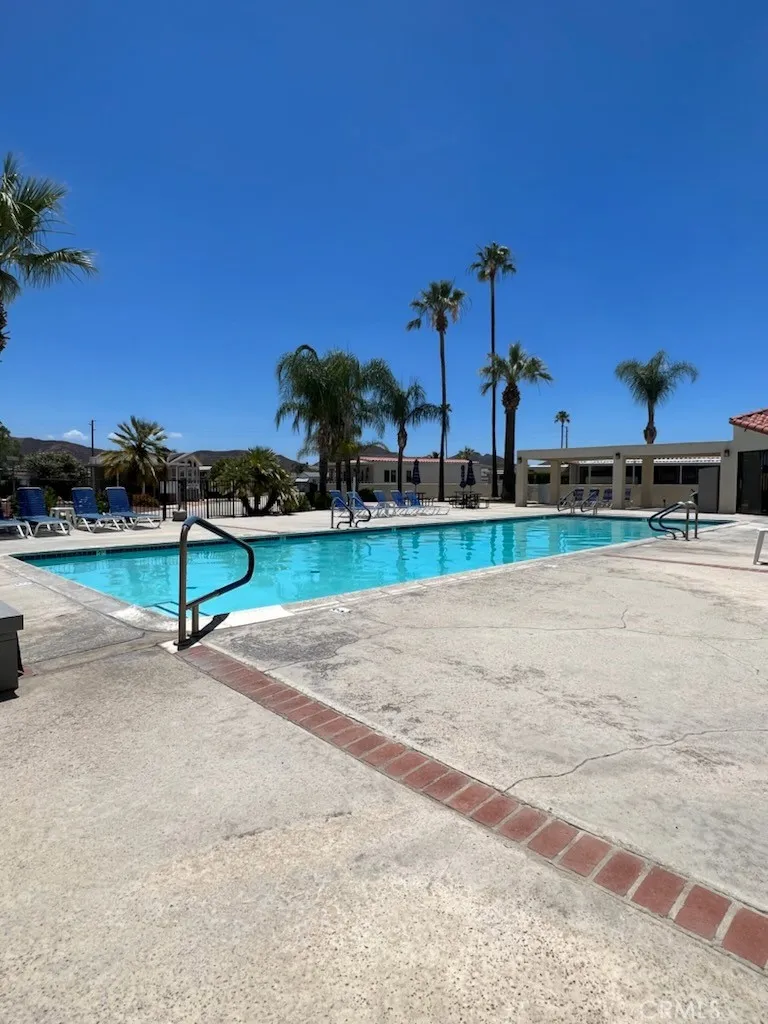 1295 S Cawston Avenue Hemet, CA 92545