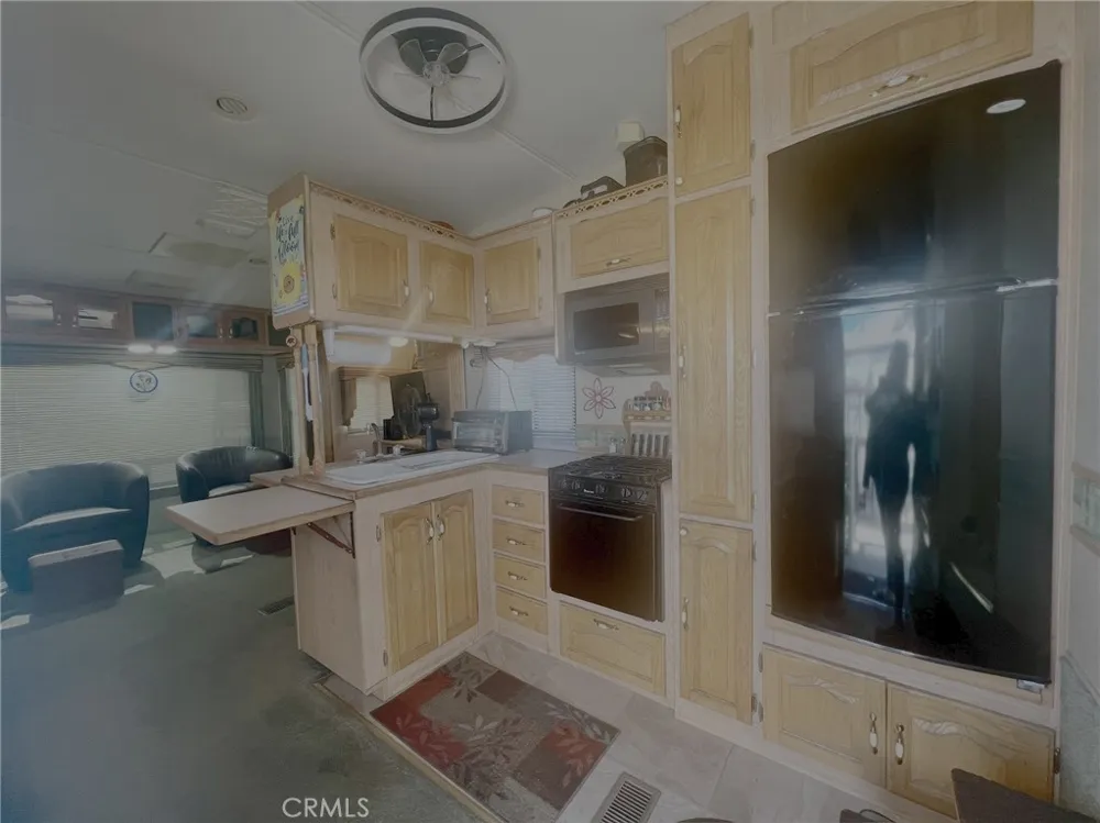 1295 S Cawston Avenue Hemet, CA 92545