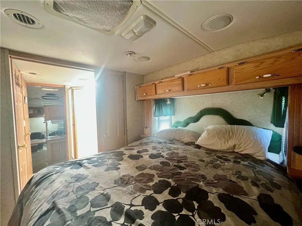 1295 S Cawston Avenue Hemet, CA 92545