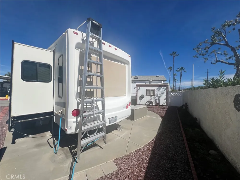 1295 S Cawston Avenue Hemet, CA 92545